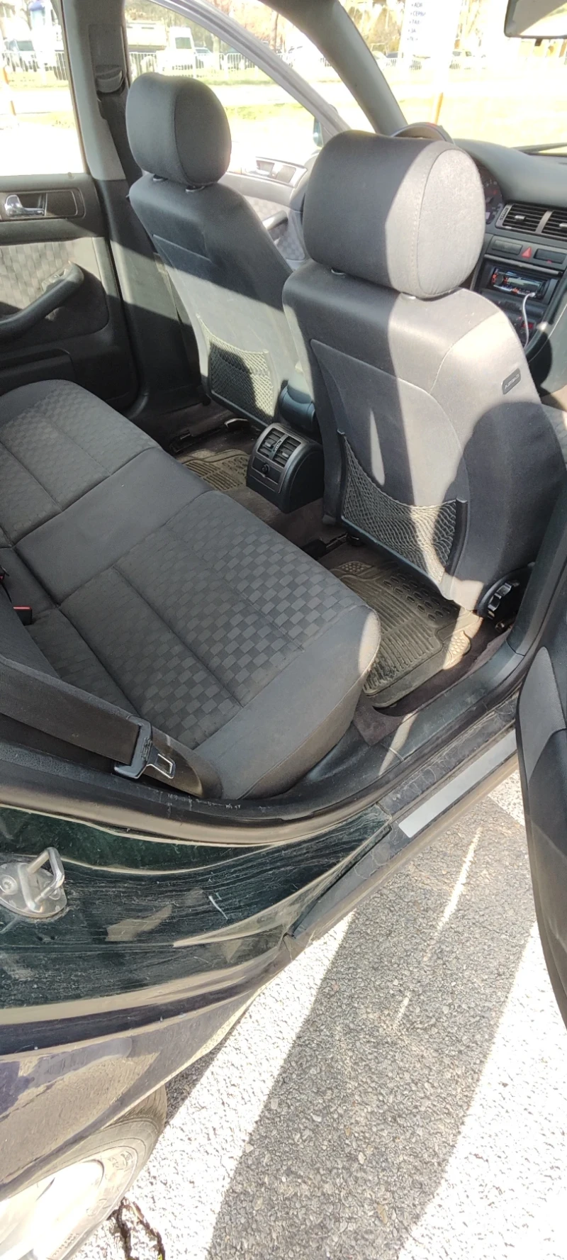 Audi A6 2.4 Газ, снимка 12 - Автомобили и джипове - 53113642