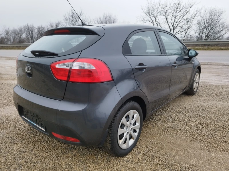 Kia Rio 1.3i 70kc., снимка 5 - Автомобили и джипове - 53292898