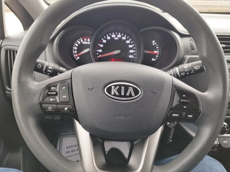 Kia Rio 1.3i 70kc., снимка 12 - Автомобили и джипове - 53292898