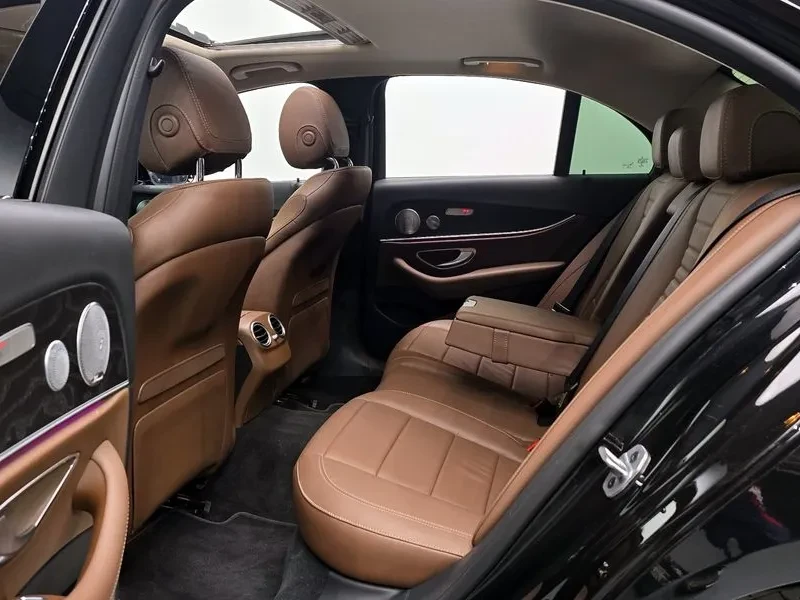 Mercedes-Benz E 300 4MATIC AVANTGARDE, снимка 11 - Автомобили и джипове - 55456858
