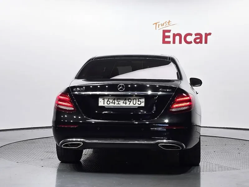 Mercedes-Benz E 300 4MATIC AVANTGARDE, снимка 4 - Автомобили и джипове - 55456858