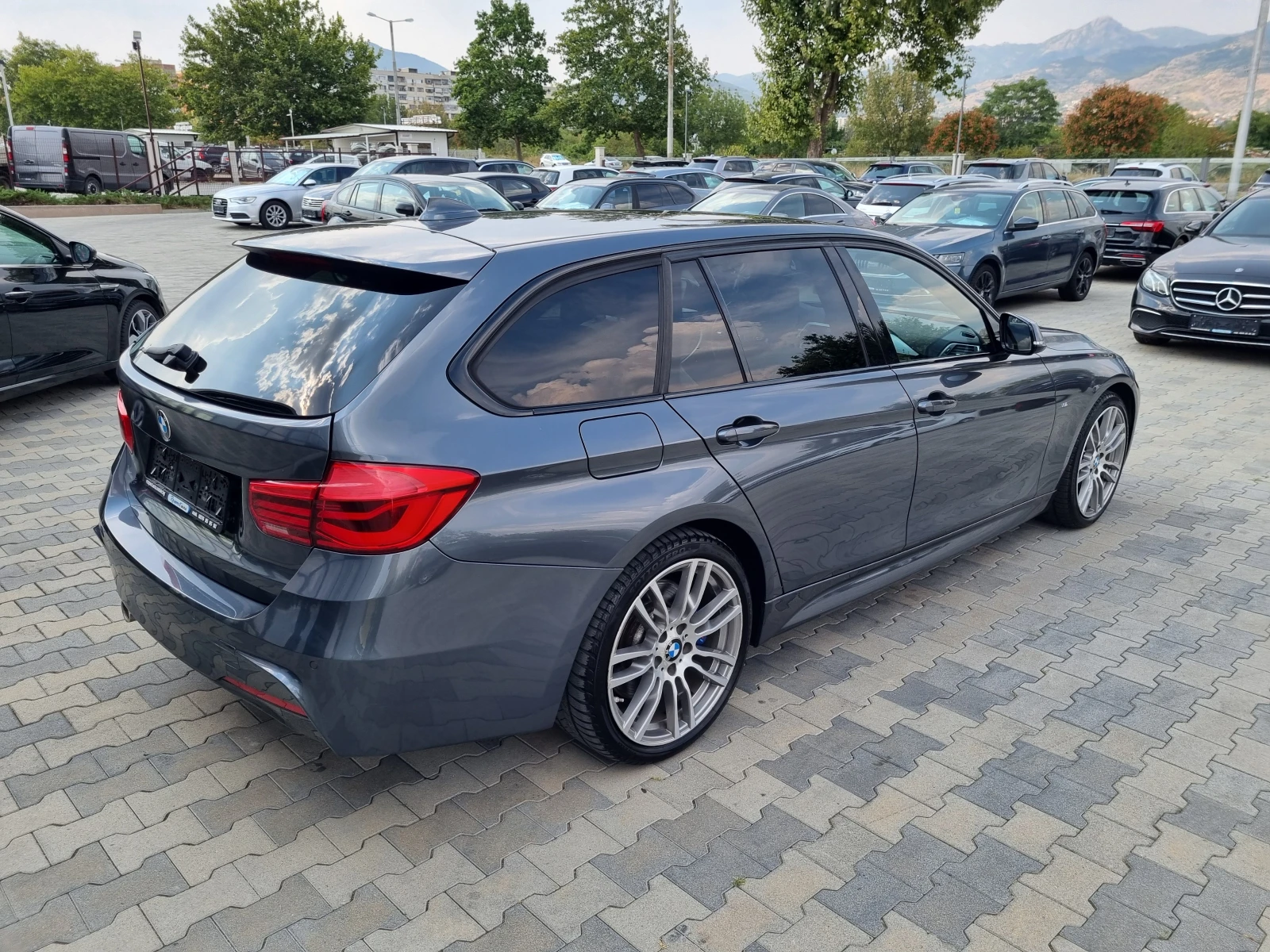 BMW 330 XD-M SPORT* ZF8* LED= ПАНОРАМА* СЕРВИЗНА ИСТОРИЯ в - изображение 6