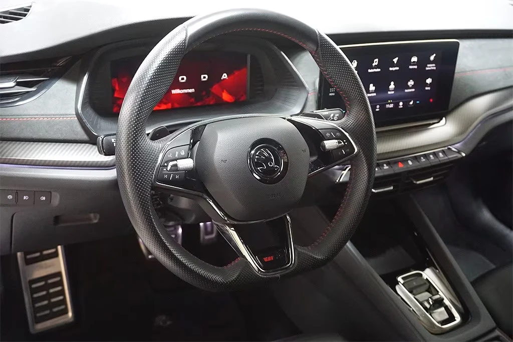 Skoda Octavia 2.0VRS/245HP/DSG/HUD/CAM/AMBI/LED/AHK/KLESS/135g - изображение 10