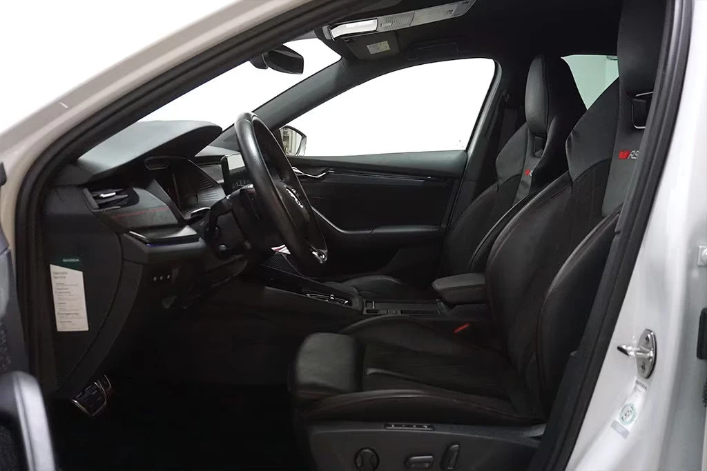 Skoda Octavia 2.0VRS/245HP/DSG/HUD/CAM/AMBI/LED/AHK/KLESS/135g - изображение 8