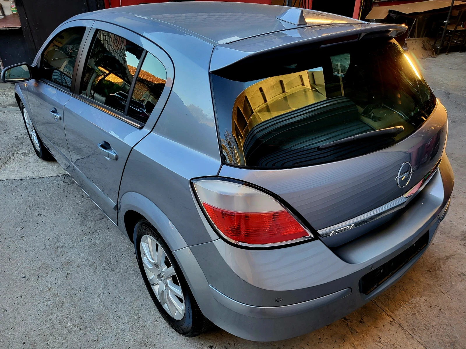Opel Astra 1.8 АВТОМАТИК  - изображение 4