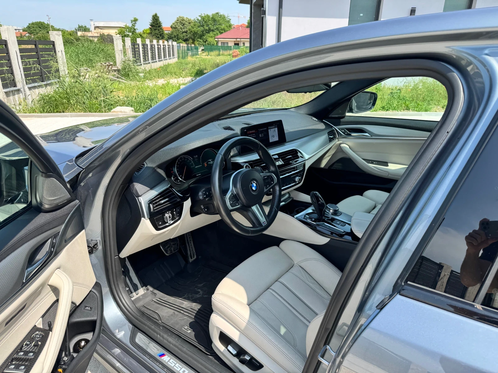 BMW 550 d xDrive, Harman Kardon, 360Cam, Full LED, M Perf, снимка 8 - Автомобили и джипове - 52775843