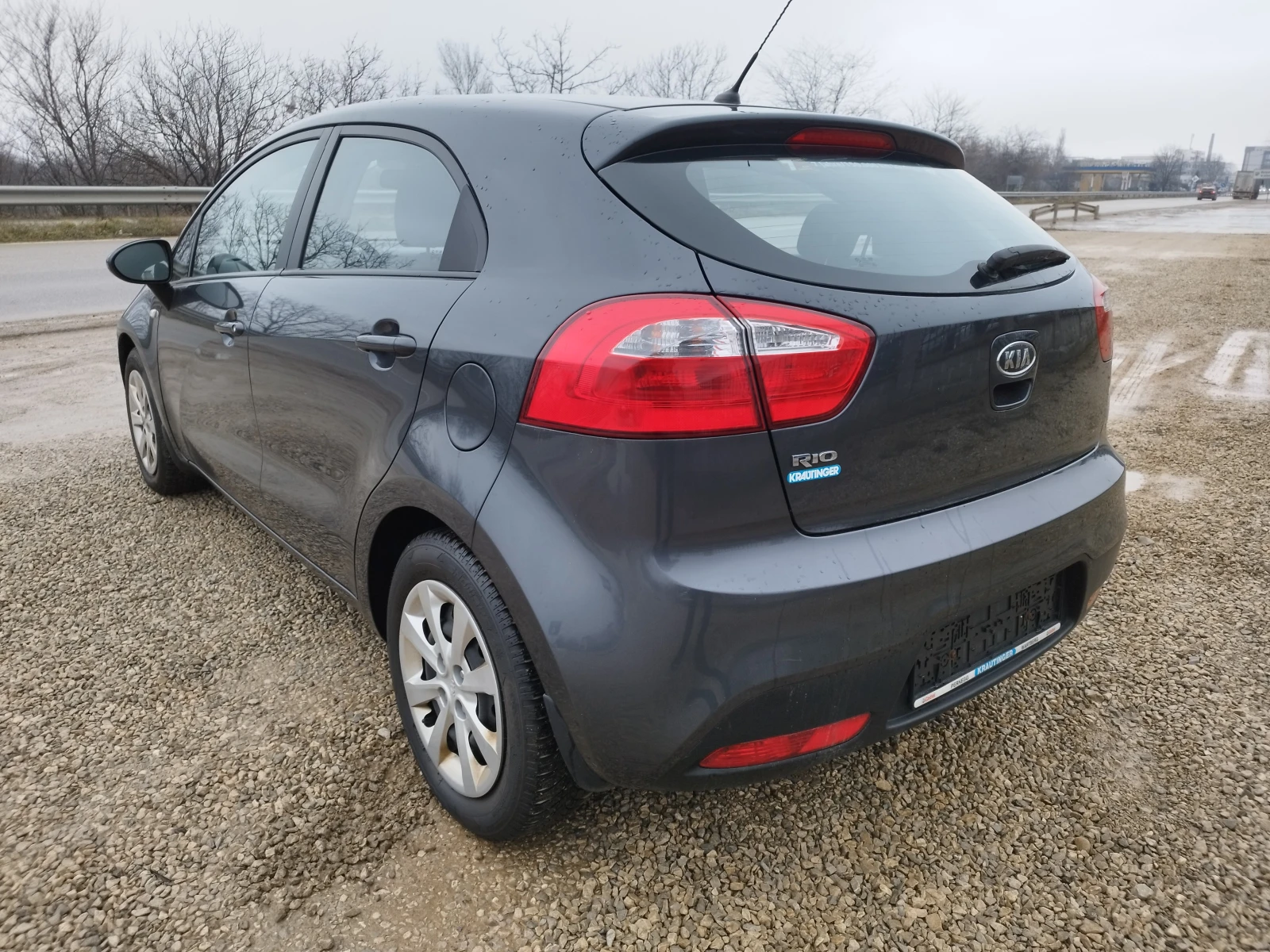 Kia Rio 1.3i 70kc. - изображение 3