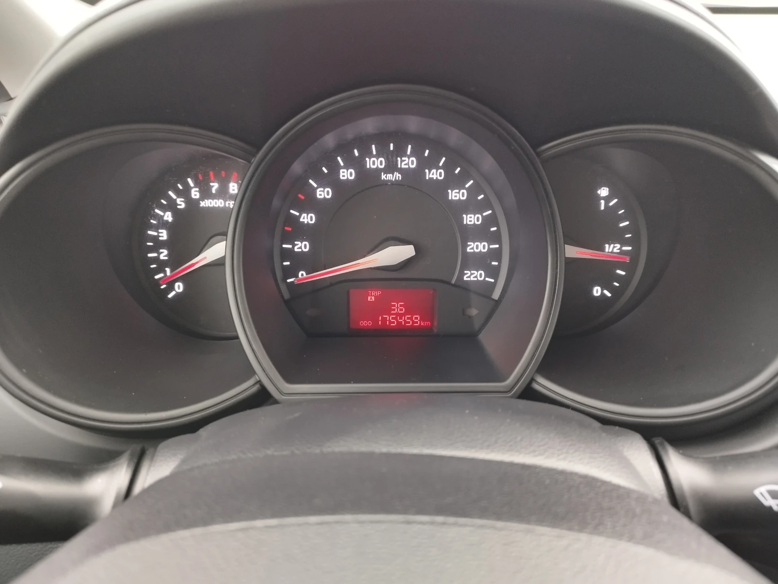Kia Rio 1.3i 70kc. | Mobile.bg � ����������� 13