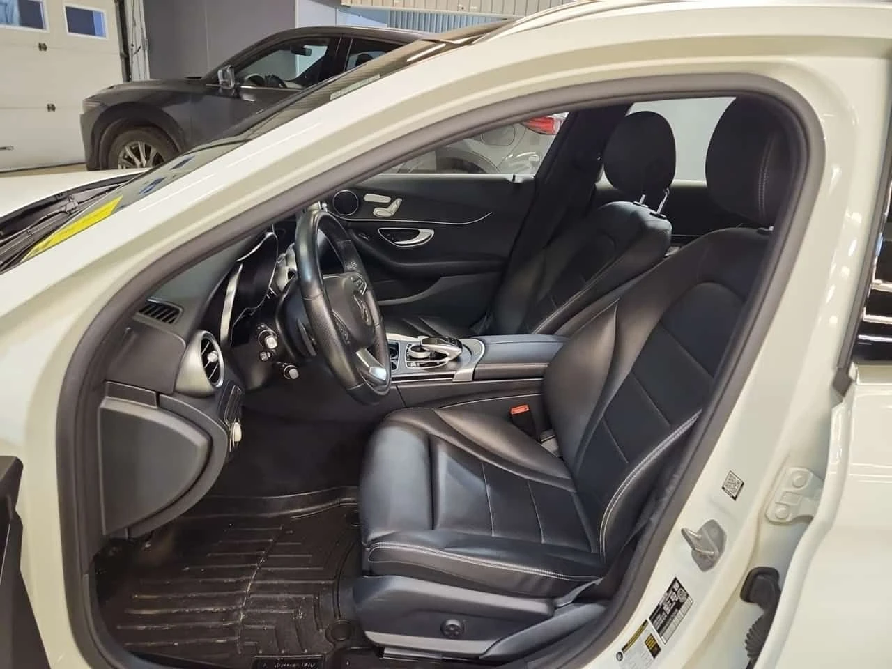 Mercedes-Benz C 300 * CARFAX * PANORAMA* 2 КЛЮЧА*  - изображение 5