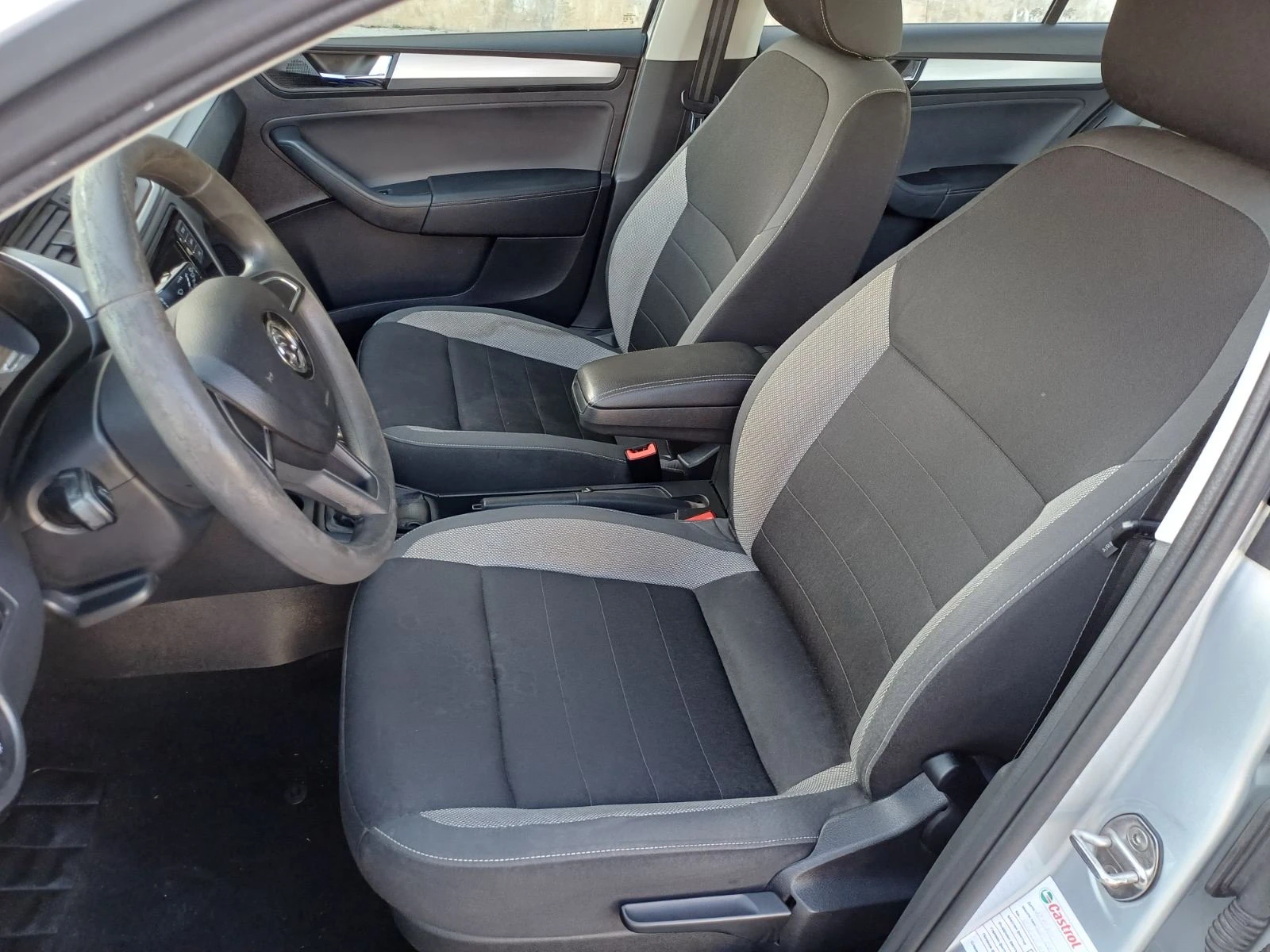 Skoda Rapid 1.6TDI Spaceback Facelift, снимка 11 - Автомобили и джипове - 53783582