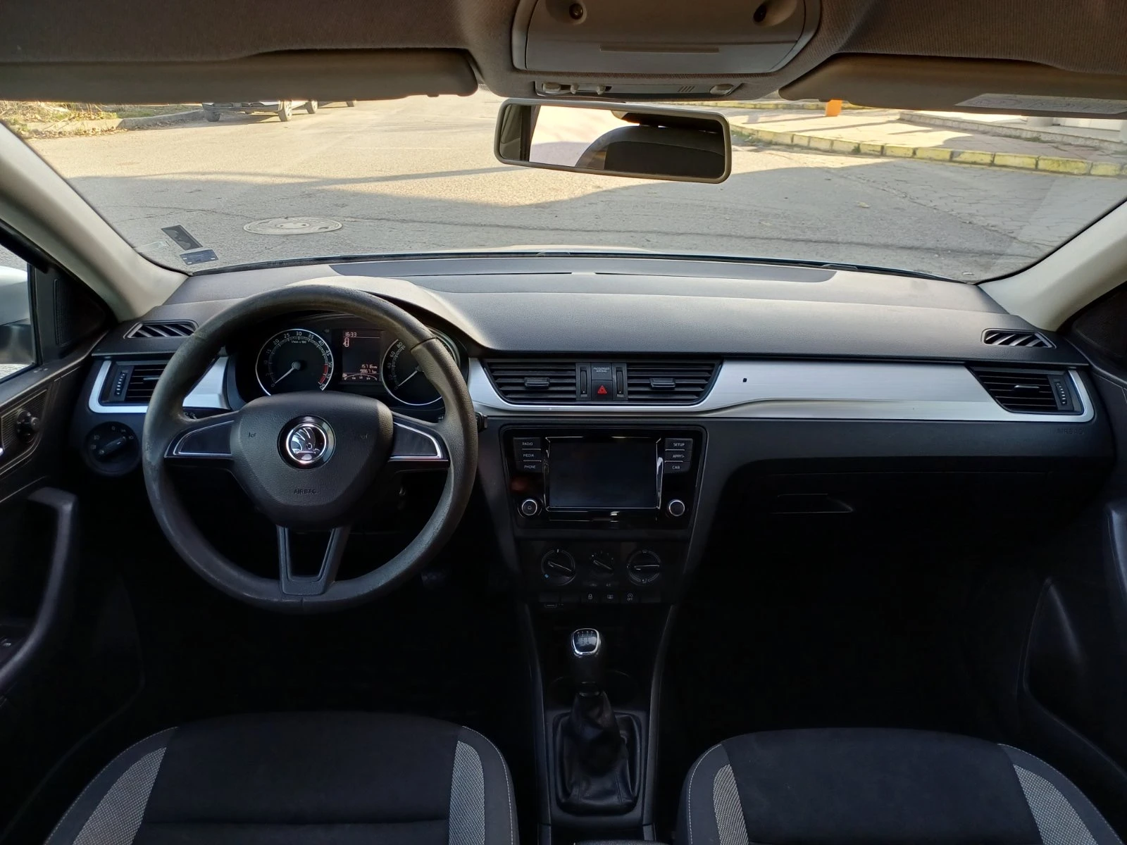 Skoda Rapid 1.6TDI Spaceback Facelift, снимка 12 - Автомобили и джипове - 53783582