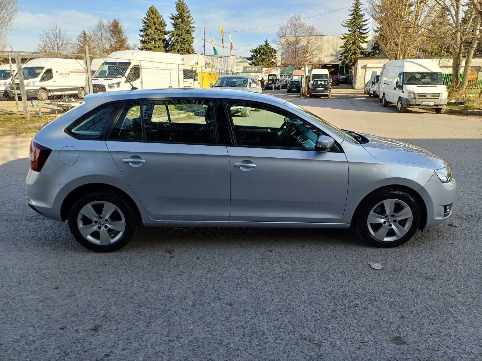 Skoda Rapid 1.6TDI Spaceback Facelift, снимка 8 - Автомобили и джипове - 53783582