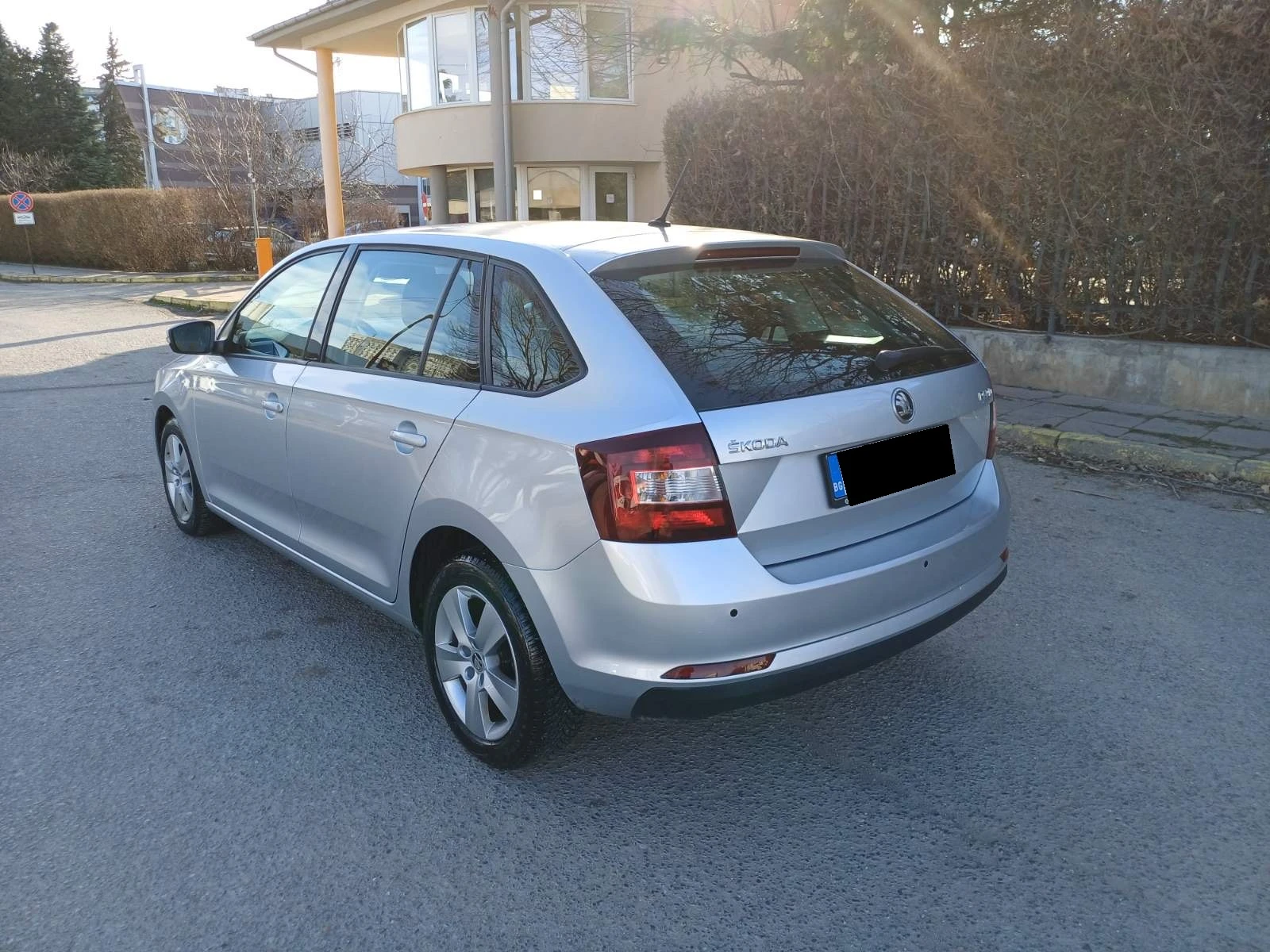 Skoda Rapid 1.6TDI Spaceback Facelift, снимка 5 - Автомобили и джипове - 53783582