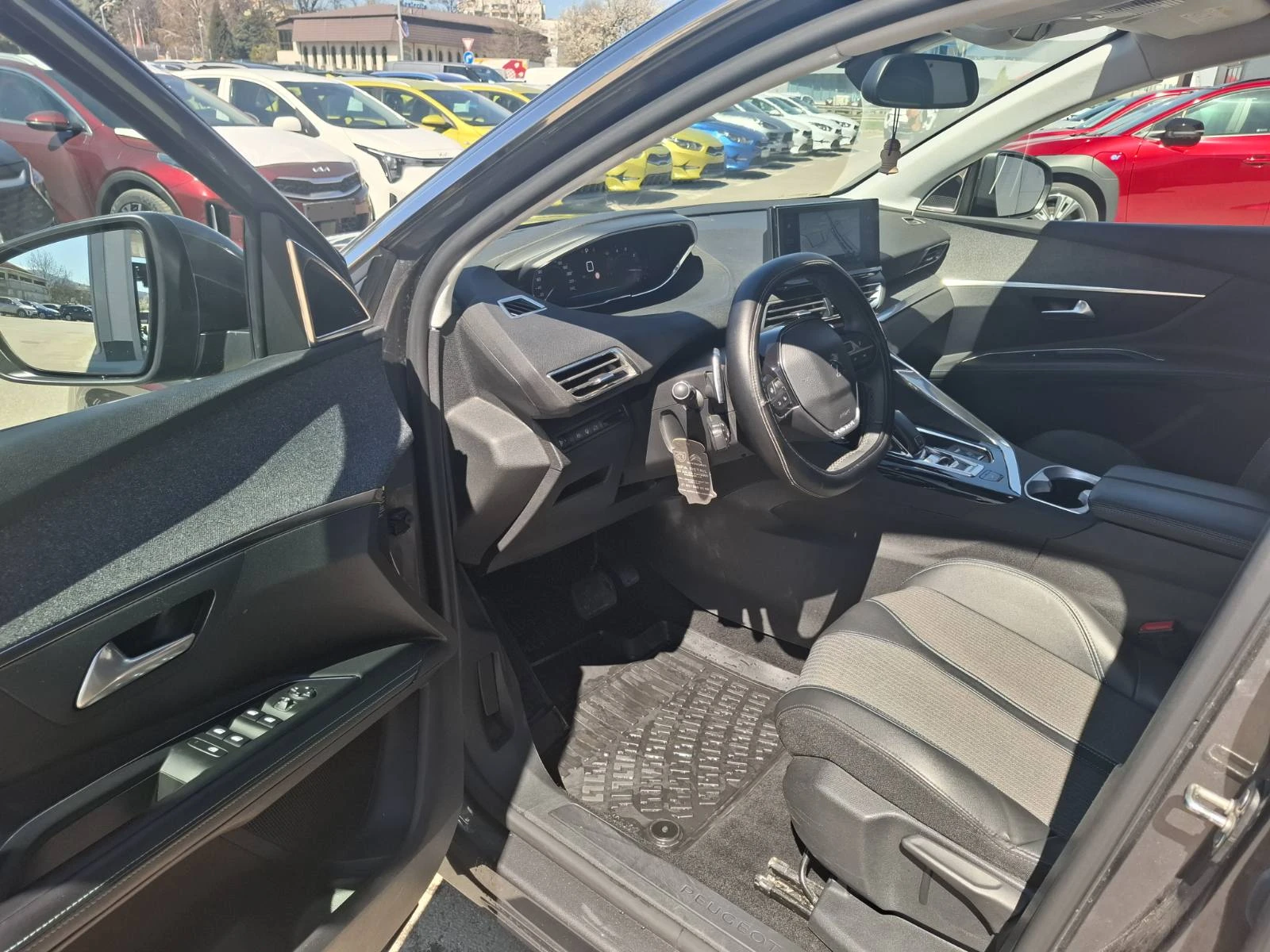 Peugeot 3008 1.5 Гаранция, снимка 9 - Автомобили и джипове - 54189940