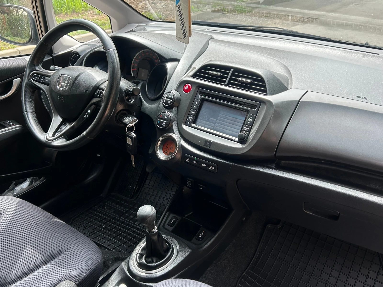 Honda Jazz 1, 4 100k NAVI, снимка 12 - Автомобили и джипове - 54309370