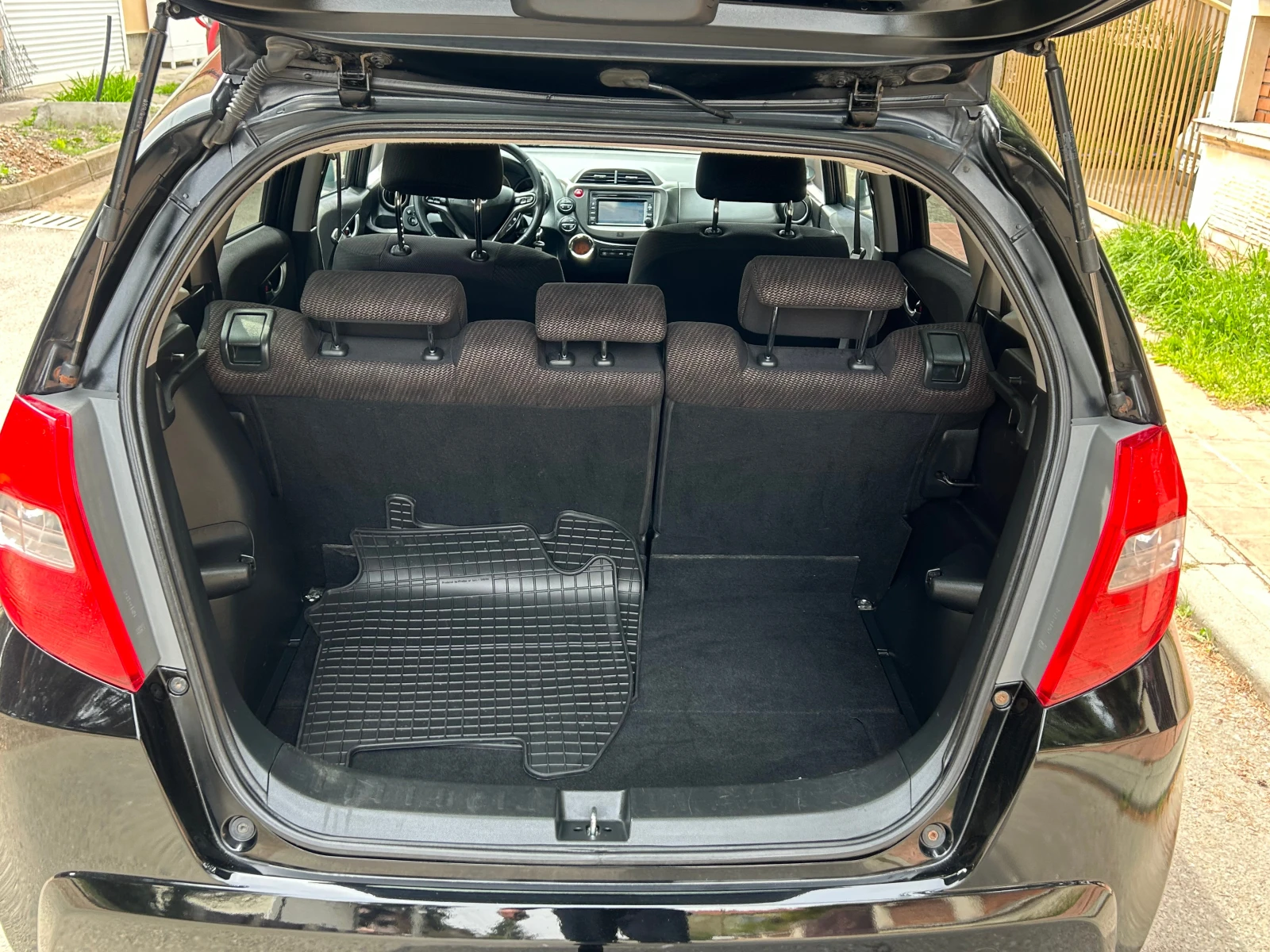 Honda Jazz 1, 4 100k NAVI, снимка 16 - Автомобили и джипове - 54309370