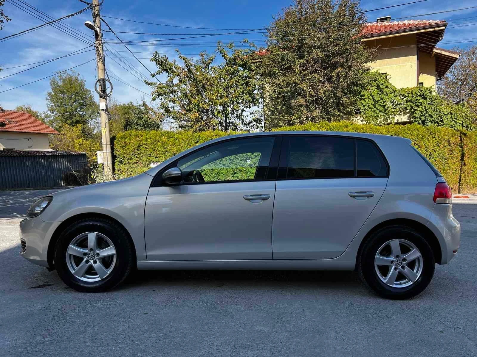 VW Golf 1.6 TDI, снимка 5 - Автомобили и джипове - 54301857