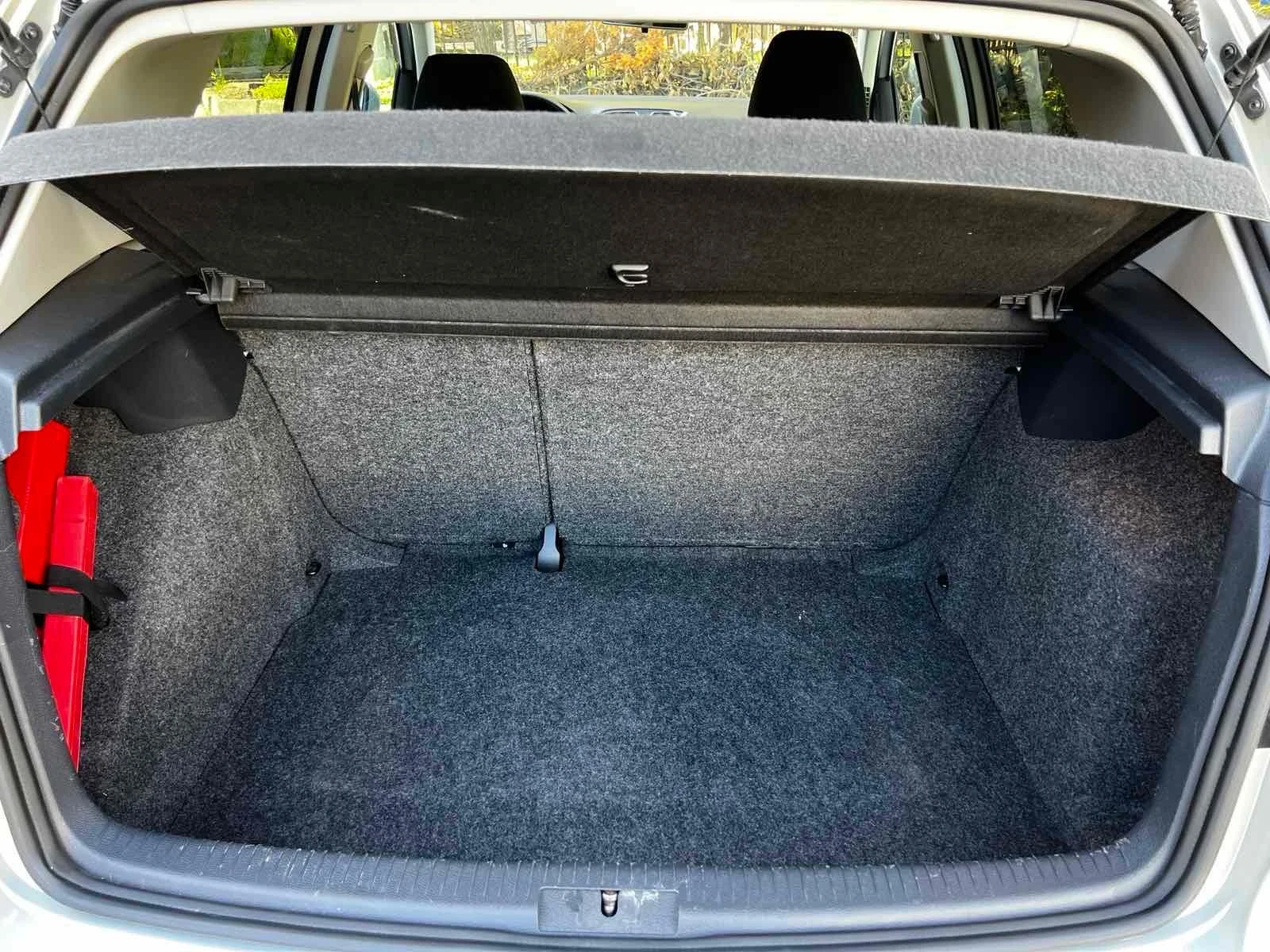 VW Golf 1.6 TDI, снимка 13 - Автомобили и джипове - 54301857