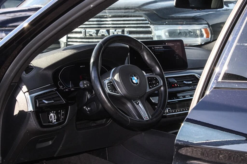 BMW 530E xDrive Hybrid Plug-in AWD, снимка 11 - Автомобили и джипове - 54360988