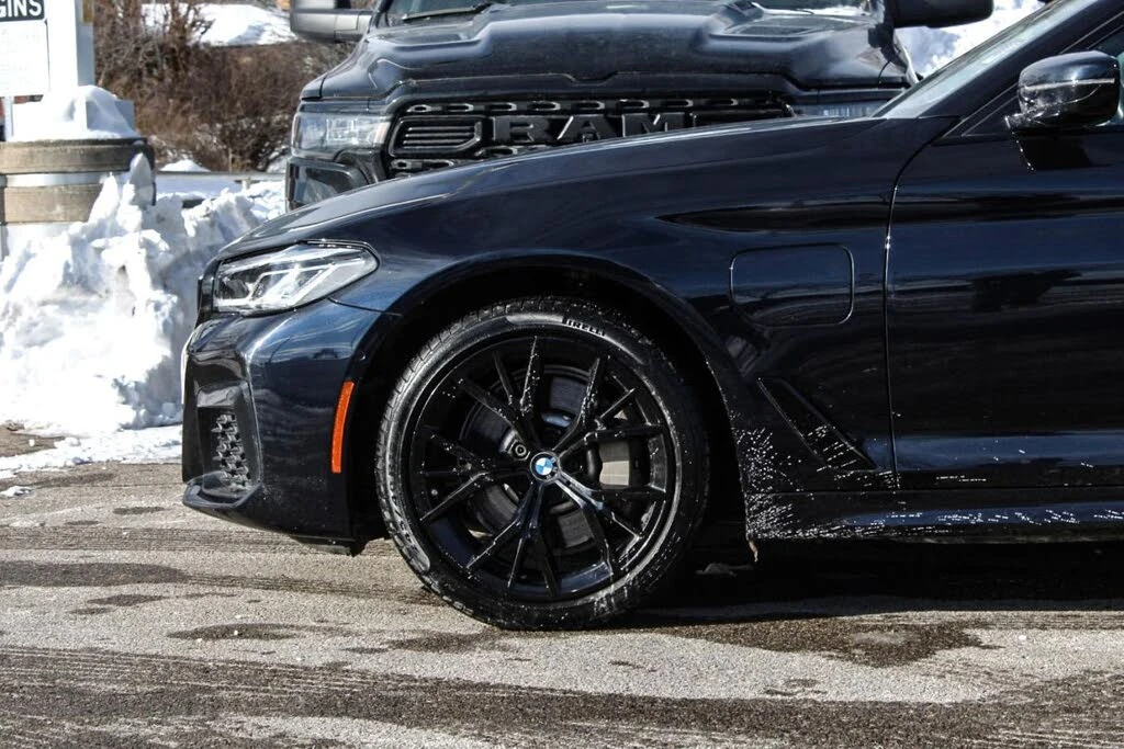 BMW 530E xDrive Hybrid Plug-in AWD, снимка 4 - Автомобили и джипове - 54360988