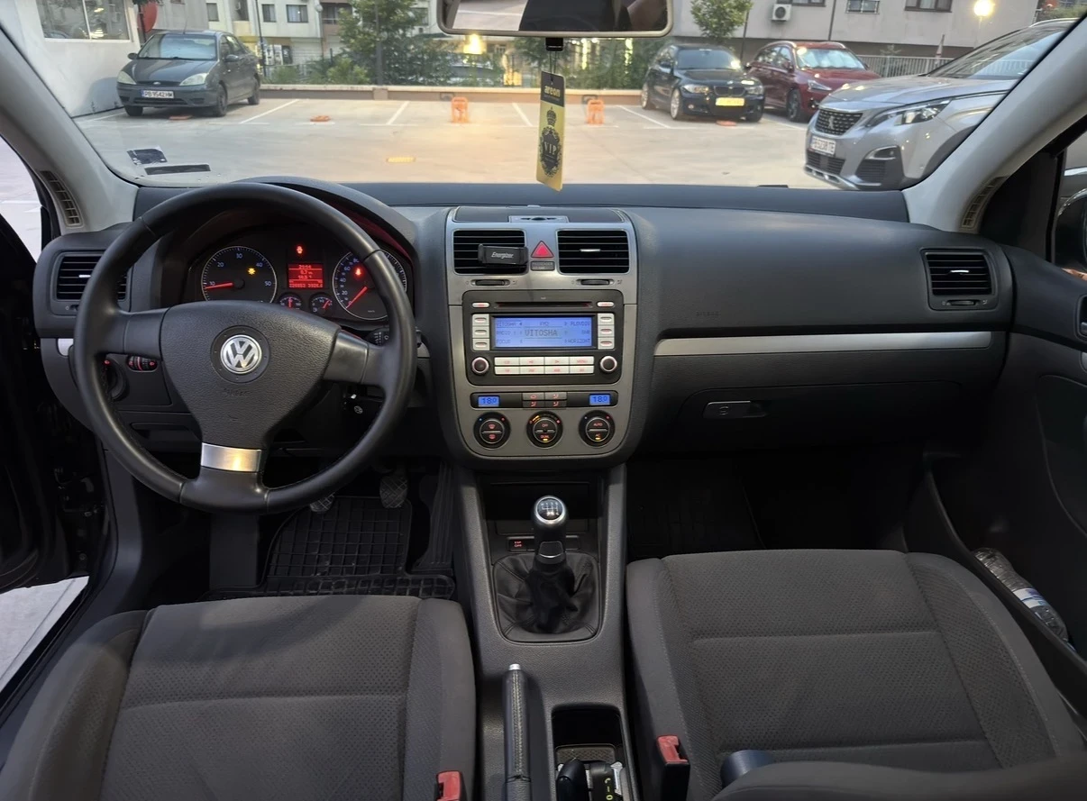 VW Golf 1.9 TDI, снимка 11 - Автомобили и джипове - 54983030