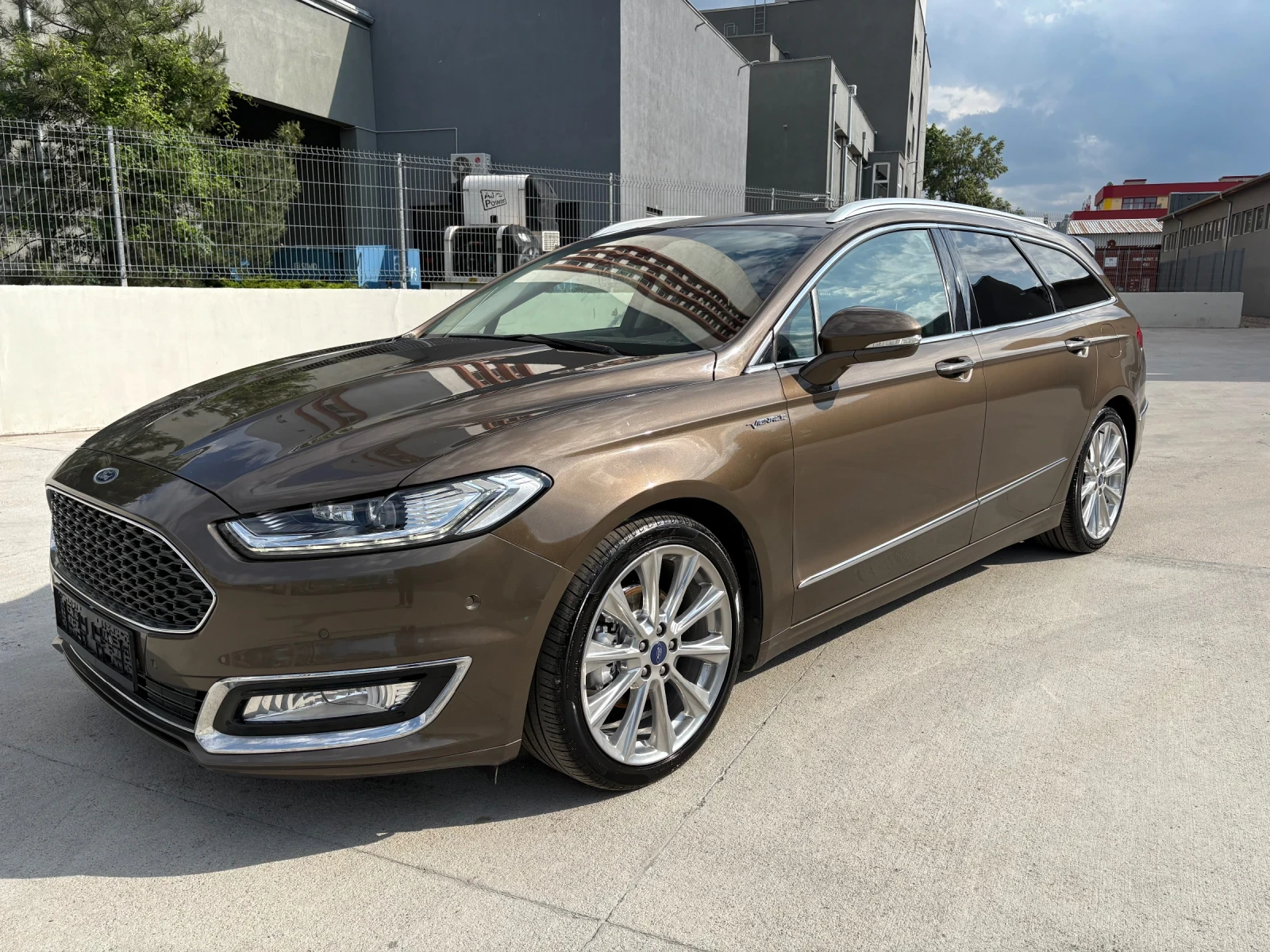 Ford Mondeo Vignale AWD 180hp Automatic Full Extras 139x km, снимка 2 - Автомобили и джипове - 54985376