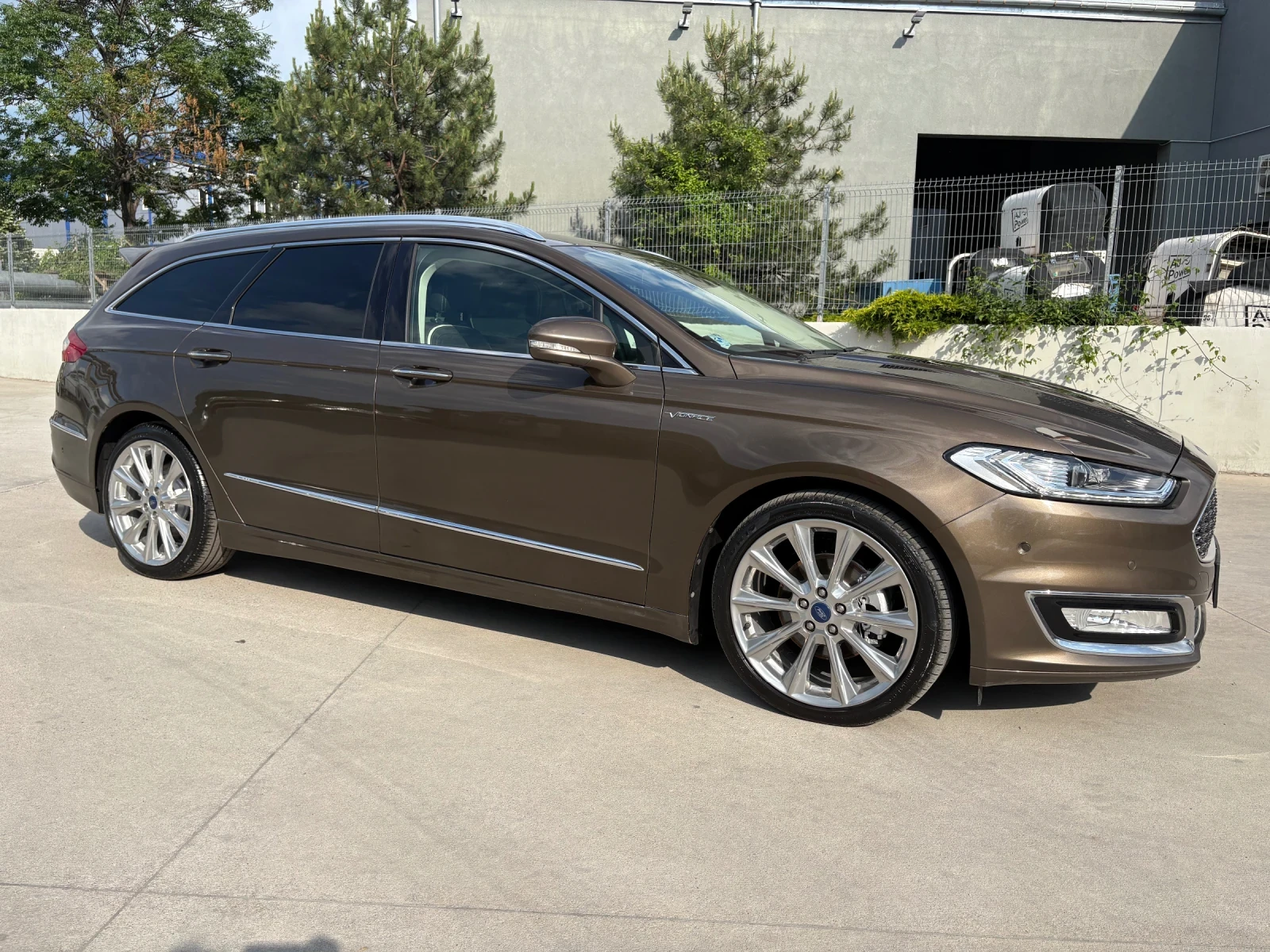 Ford Mondeo Vignale AWD 180hp Automatic Full Extras 139x km, снимка 10 - Автомобили и джипове - 54985376