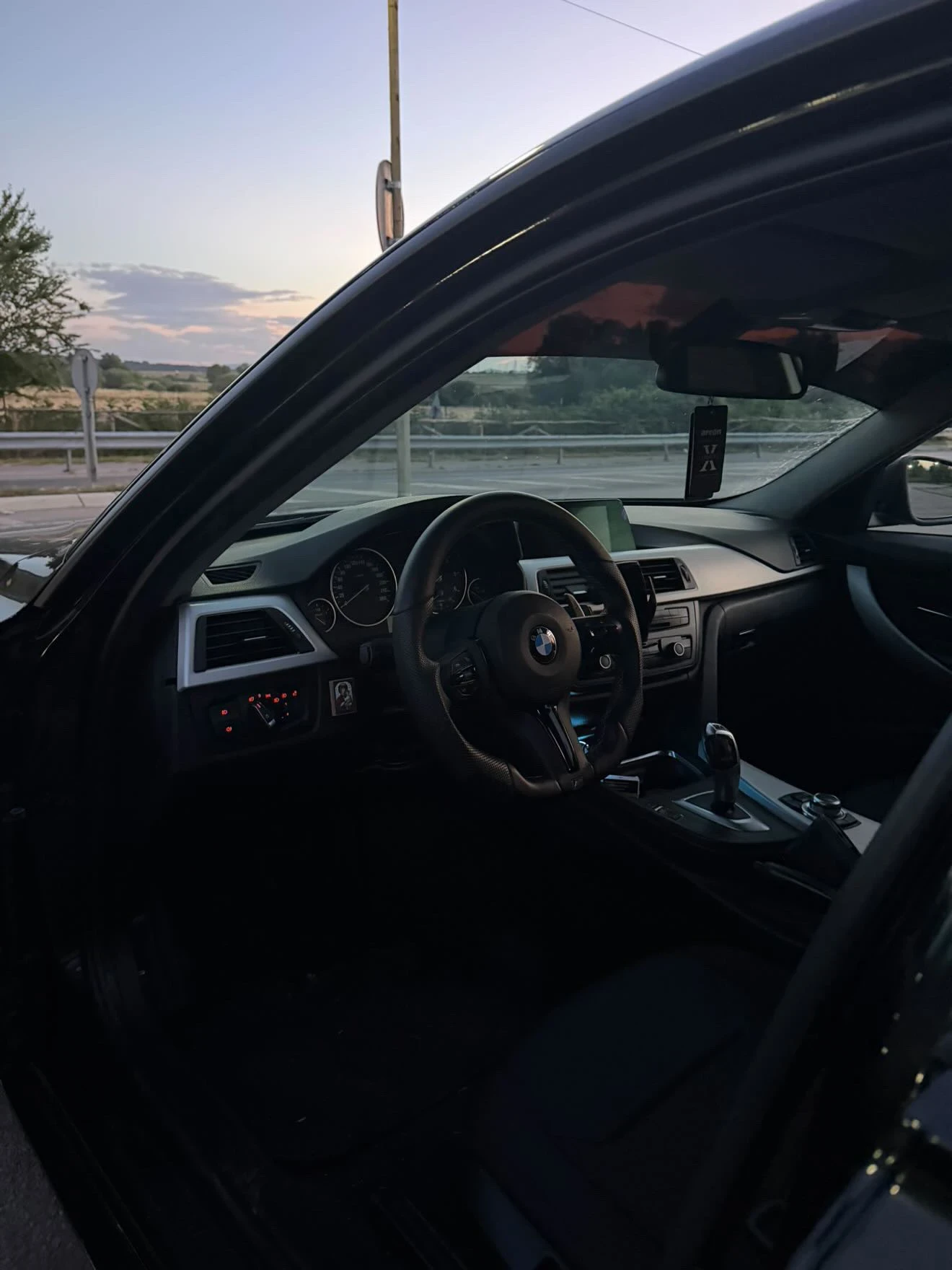 BMW 320, снимка 9 - Автомобили и джипове - 55212493