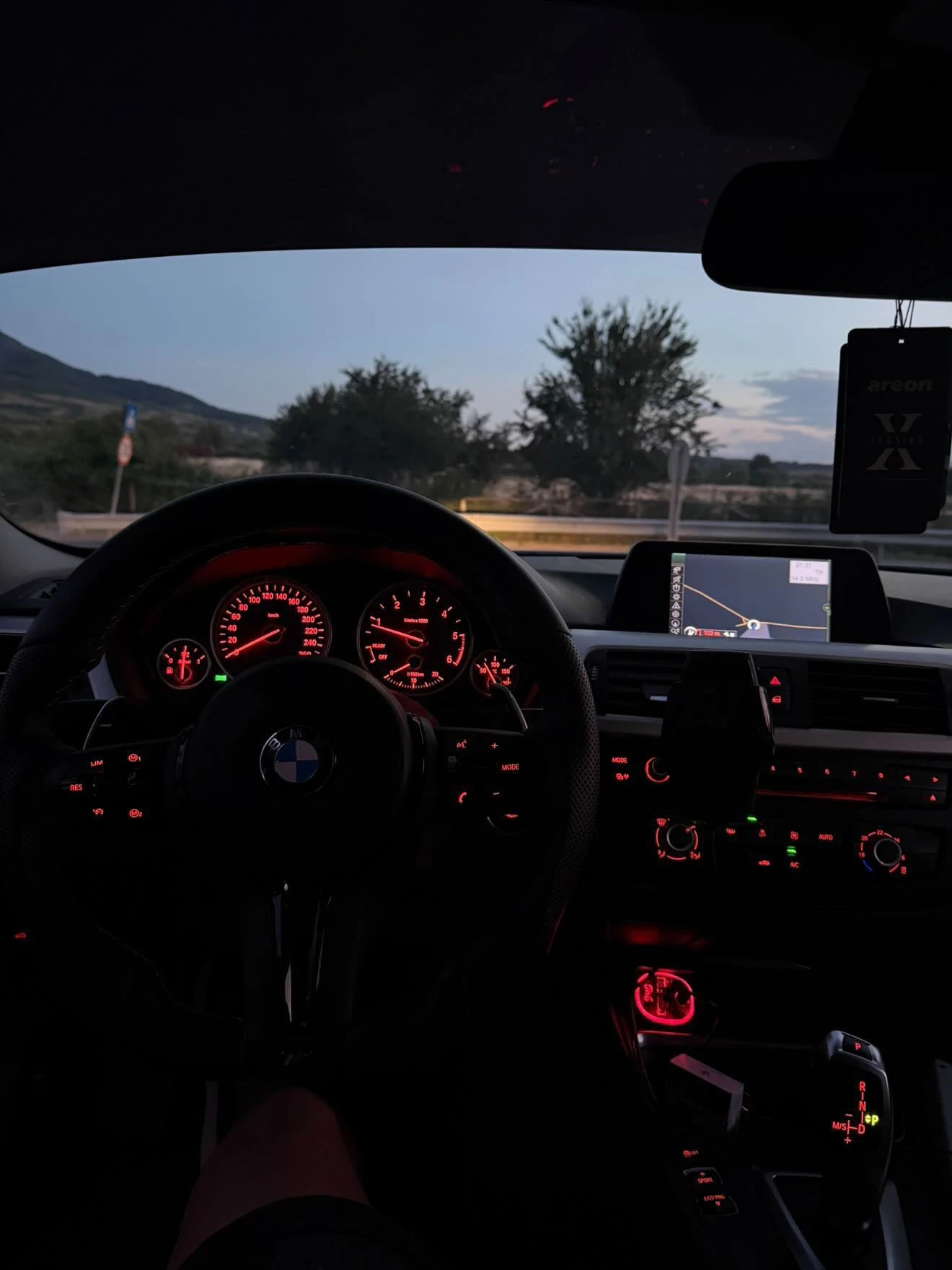 BMW 320, снимка 10 - Автомобили и джипове - 55212493
