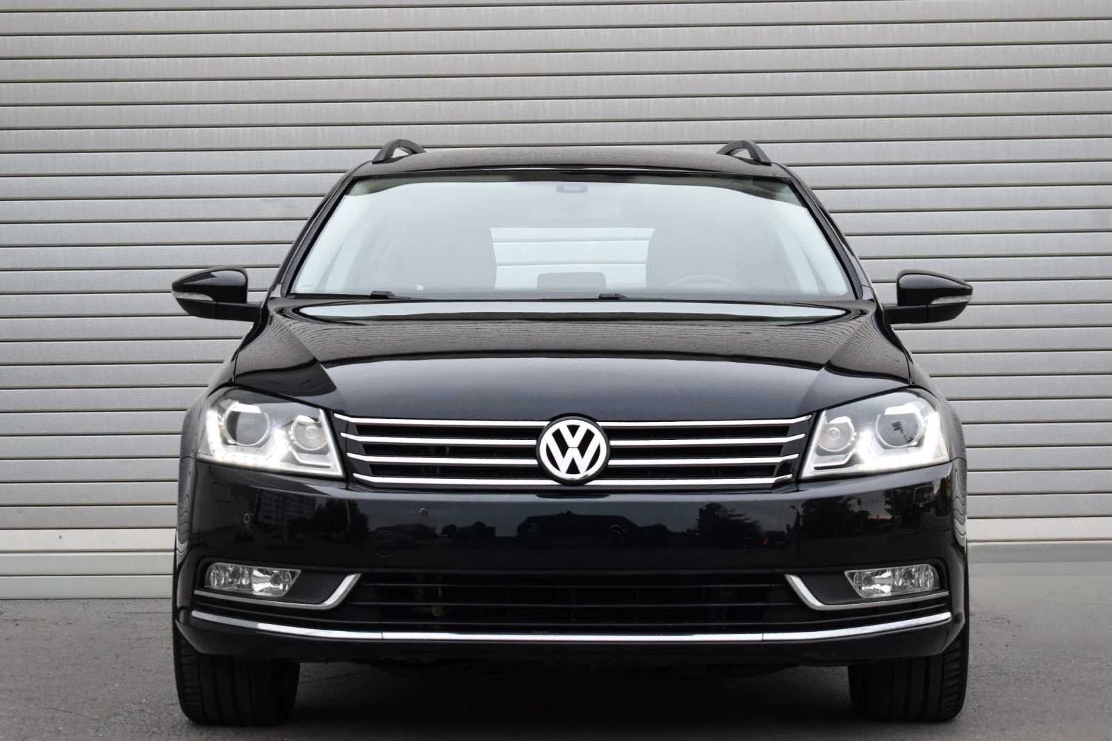 VW Passat 2.00D/Matrix/FULL/LED/DSG6/Navi/360* ОБСЛУЖЕН/TOP*, снимка 3 - Автомобили и джипове - 56276111