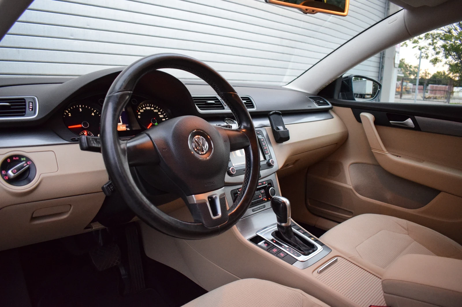 VW Passat 2.00D/Matrix/FULL/LED/DSG6/Navi/360* ОБСЛУЖЕН/TOP*, снимка 10 - Автомобили и джипове - 56276111