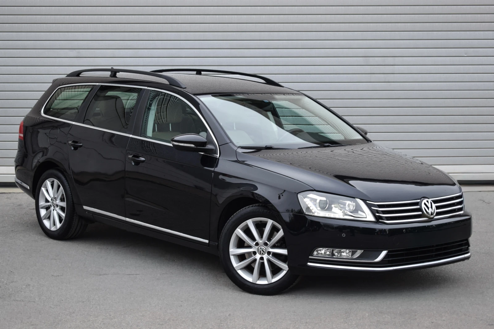 VW Passat 2.00D/Matrix/FULL/LED/DSG6/Navi/360* ОБСЛУЖЕН/TOP*, снимка 4 - Автомобили и джипове - 56276111