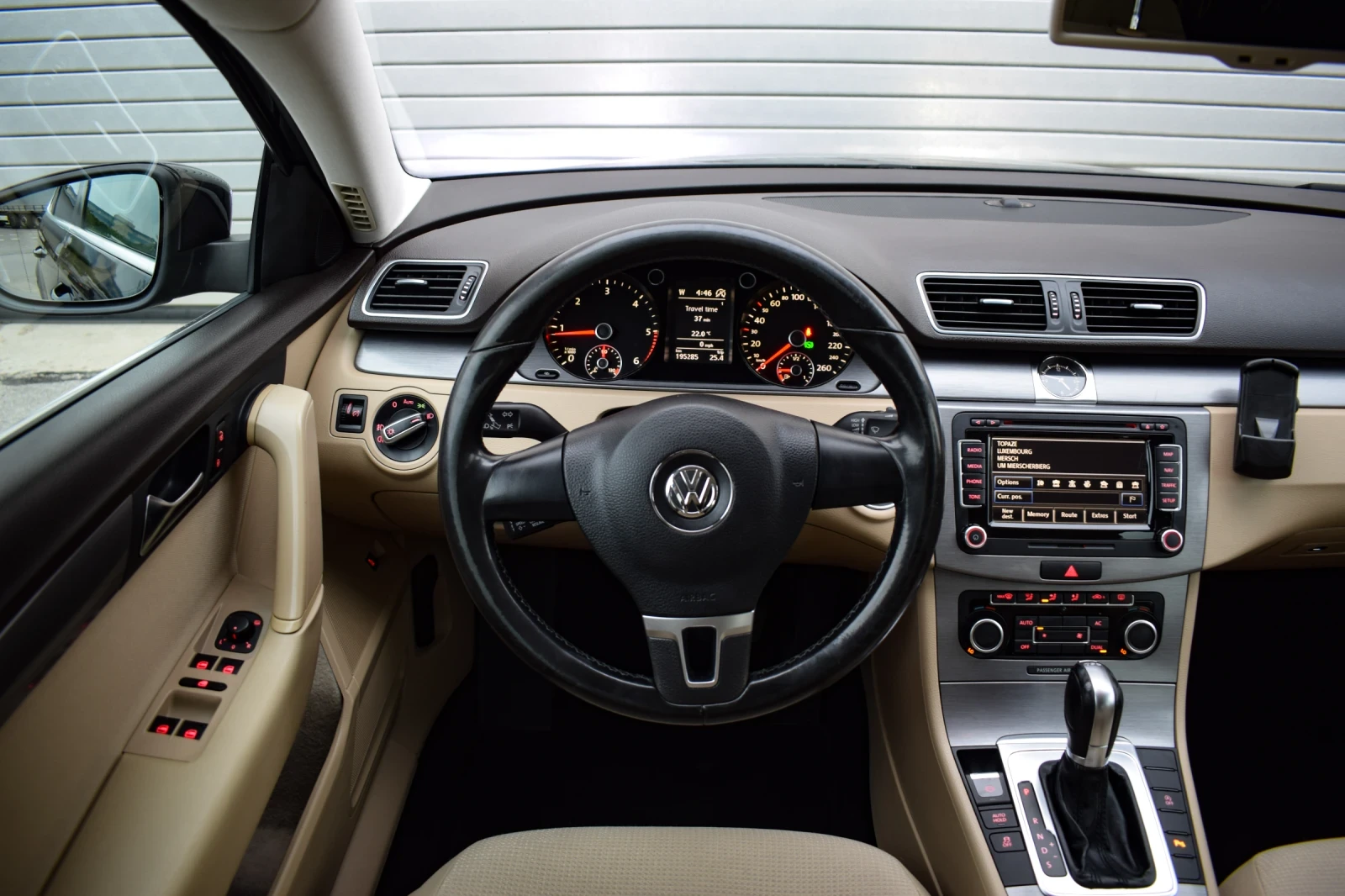 VW Passat 2.00D/Matrix/FULL/LED/DSG6/Navi/360* ОБСЛУЖЕН/TOP*, снимка 9 - Автомобили и джипове - 56276111