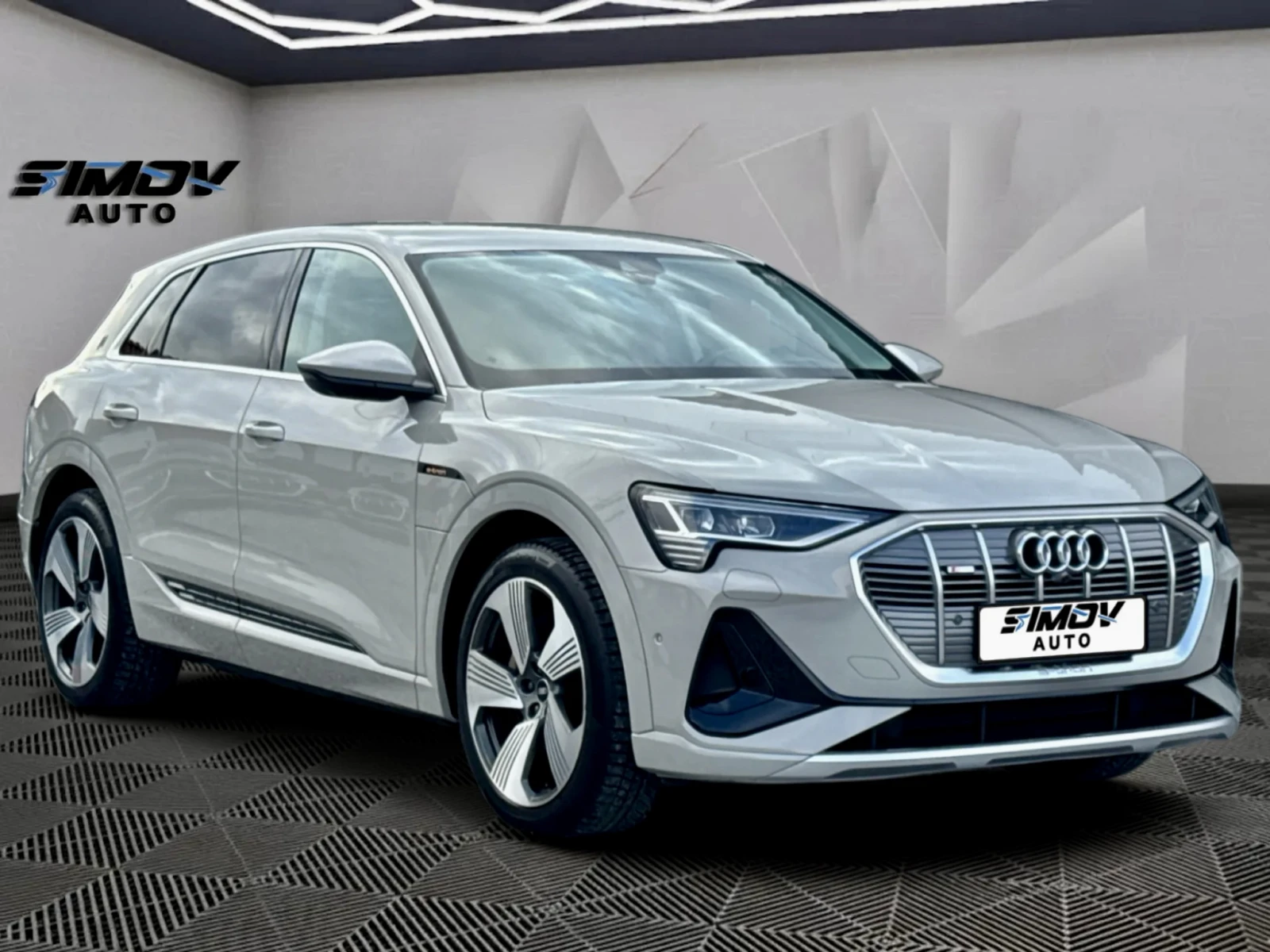Audi E-Tron 55 S-LINE HEAD-UP КАМЕРИ APPLE CAR PLAY ANDROID, снимка 3 - Автомобили и джипове - 56506687