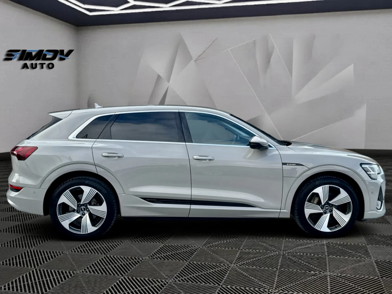 Audi E-Tron 55 S-LINE HEAD-UP КАМЕРИ APPLE CAR PLAY ANDROID, снимка 6 - Автомобили и джипове - 56506687