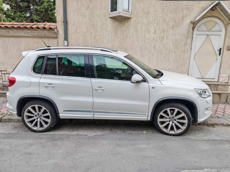 VW Tiguan R LINE, снимка 2 - Автомобили и джипове - 47283675