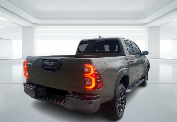 Toyota Hilux 4×4 Double Cab = NEW Invincible Гаранция - изображение 4