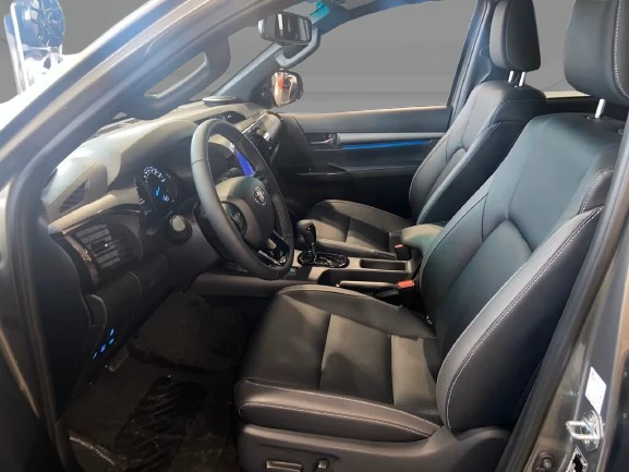 Toyota Hilux 4×4 Double Cab = NEW Invincible Гаранция - изображение 8