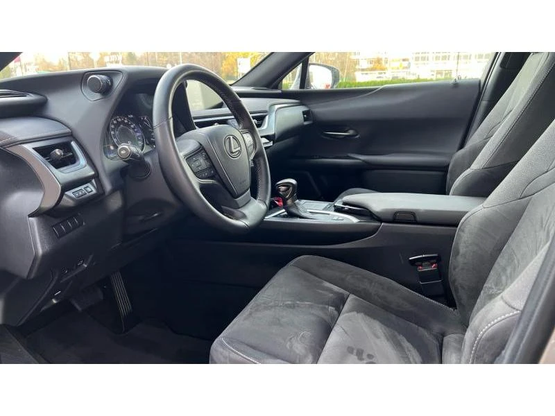 Lexus UX 250h 2.0H Executive - изображение 9
