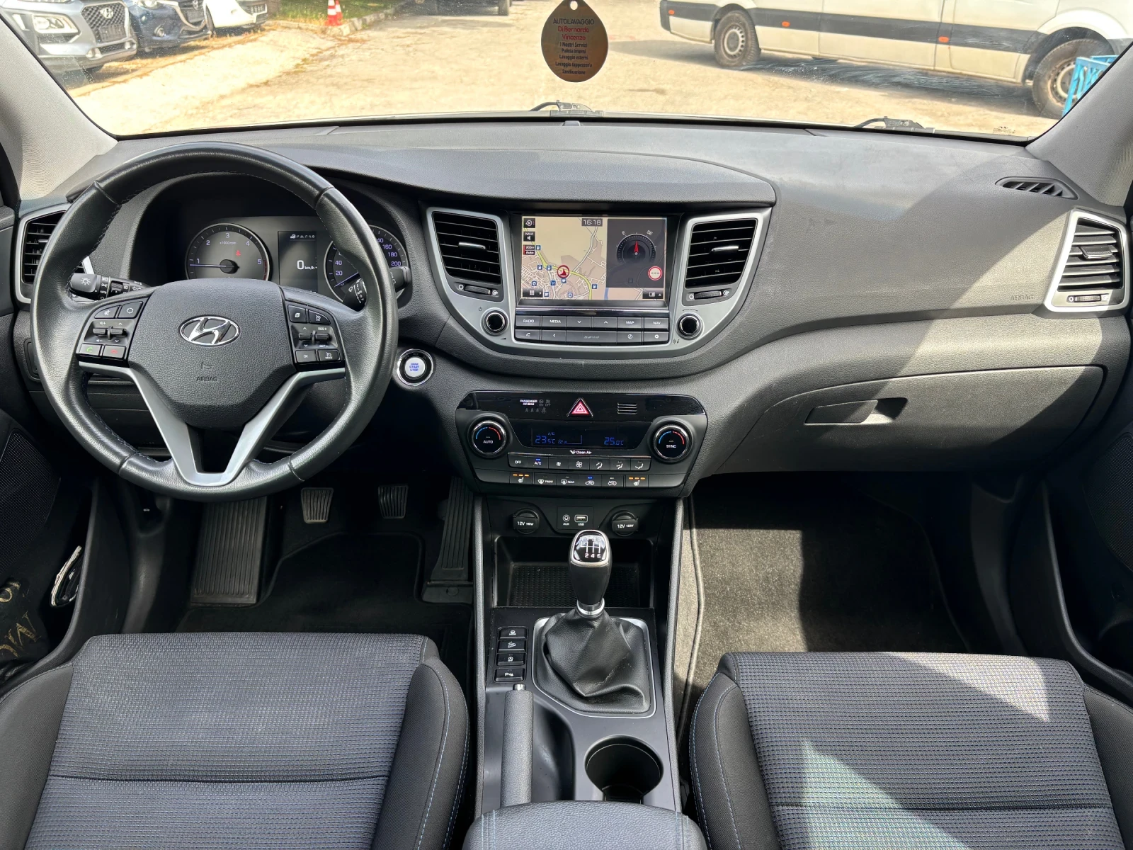 Hyundai Tucson 1, 7 crdi /6 ck./Keyless-Go /Navi/Камера/LED / - изображение 8