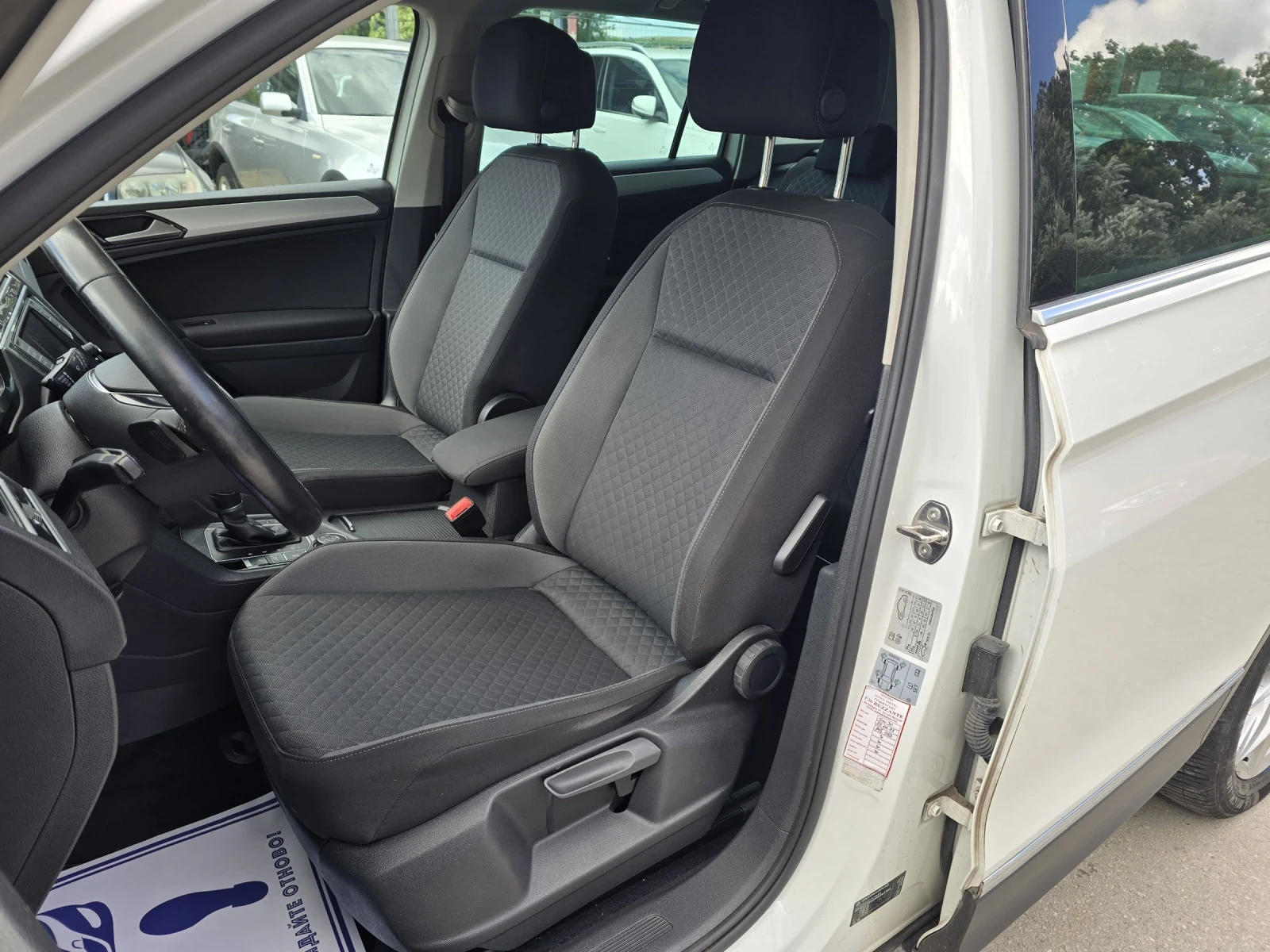 VW Tiguan 2.0TDI 150к.с Business 4motion - изображение 9
