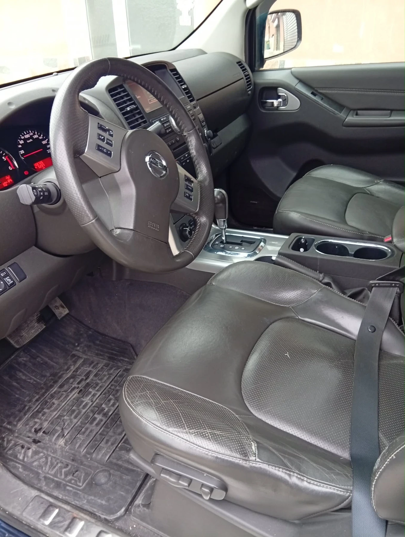 Nissan Navara, снимка 6 - Автомобили и джипове - 53935296