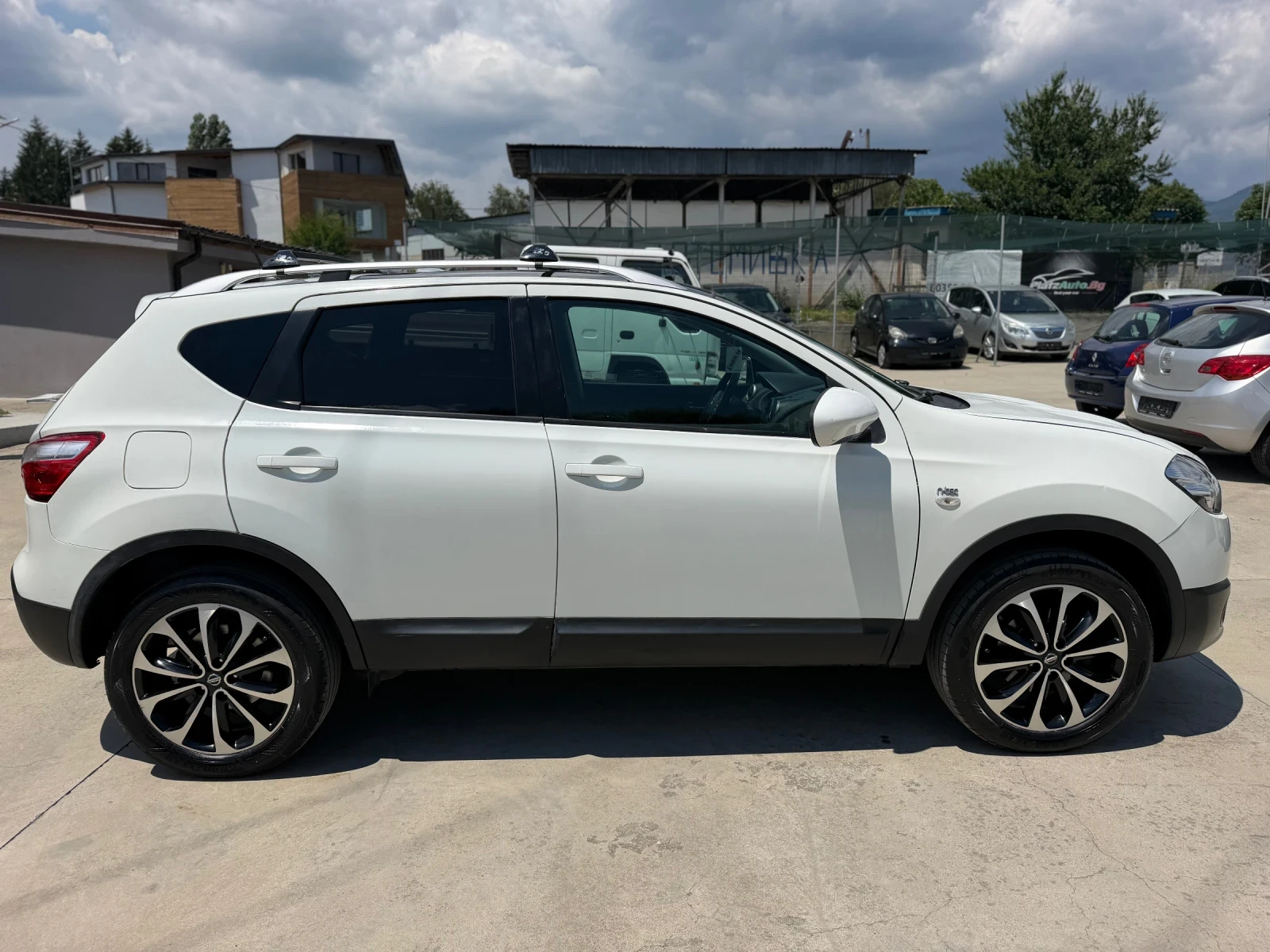 Nissan Qashqai 1.5dci/Panorama/Navi/, снимка 4 - Автомобили и джипове - 55009498