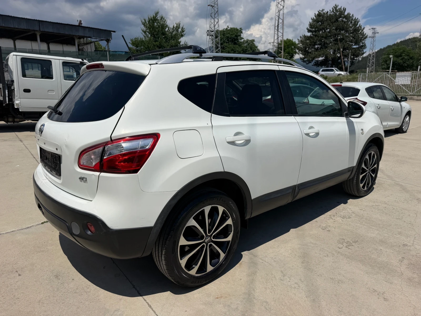 Nissan Qashqai 1.5dci/Panorama/Navi/, снимка 6 - Автомобили и джипове - 55009498