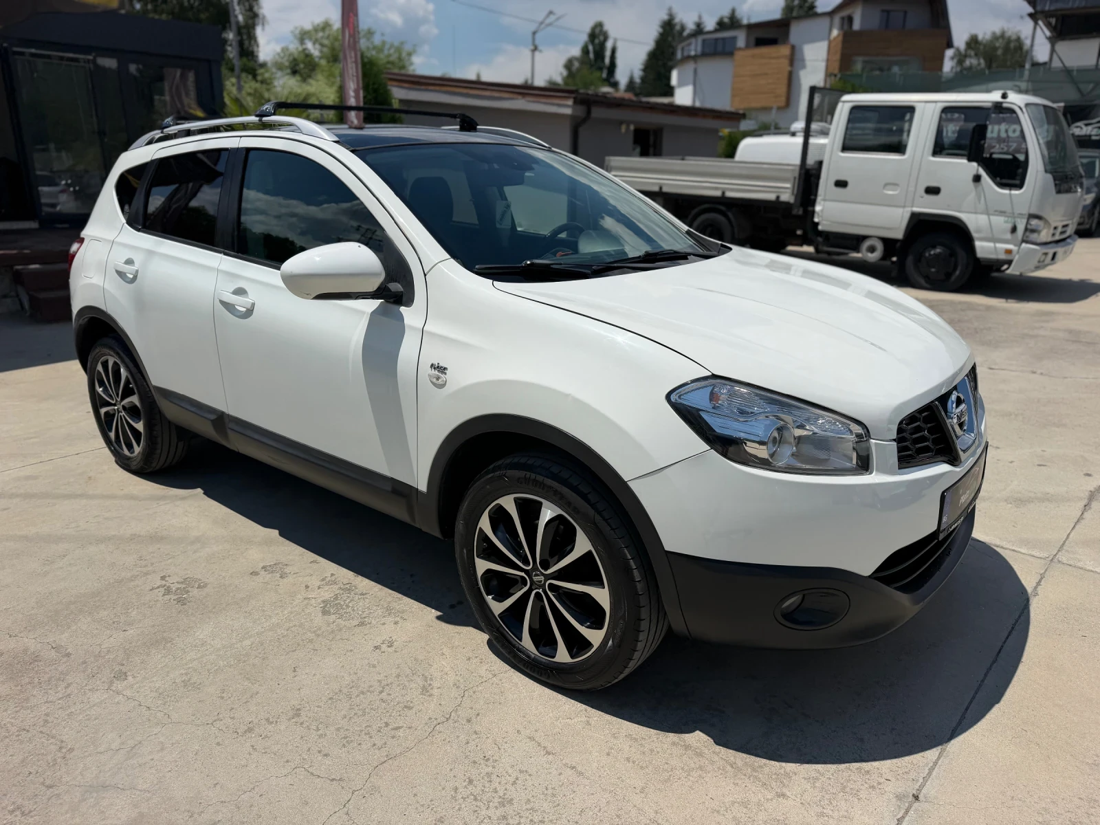 Nissan Qashqai 1.5dci/Panorama/Navi/, снимка 3 - Автомобили и джипове - 55009498