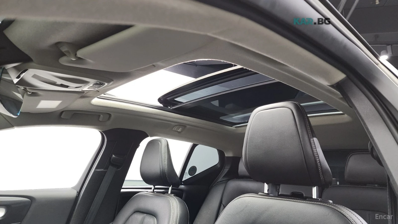 Volvo XC40 T4* MOMENTUM* DISTRONIC* КАМЕРА* SUNROOF* ПОДГРЕВ*, снимка 11 - Автомобили и джипове - 55233473