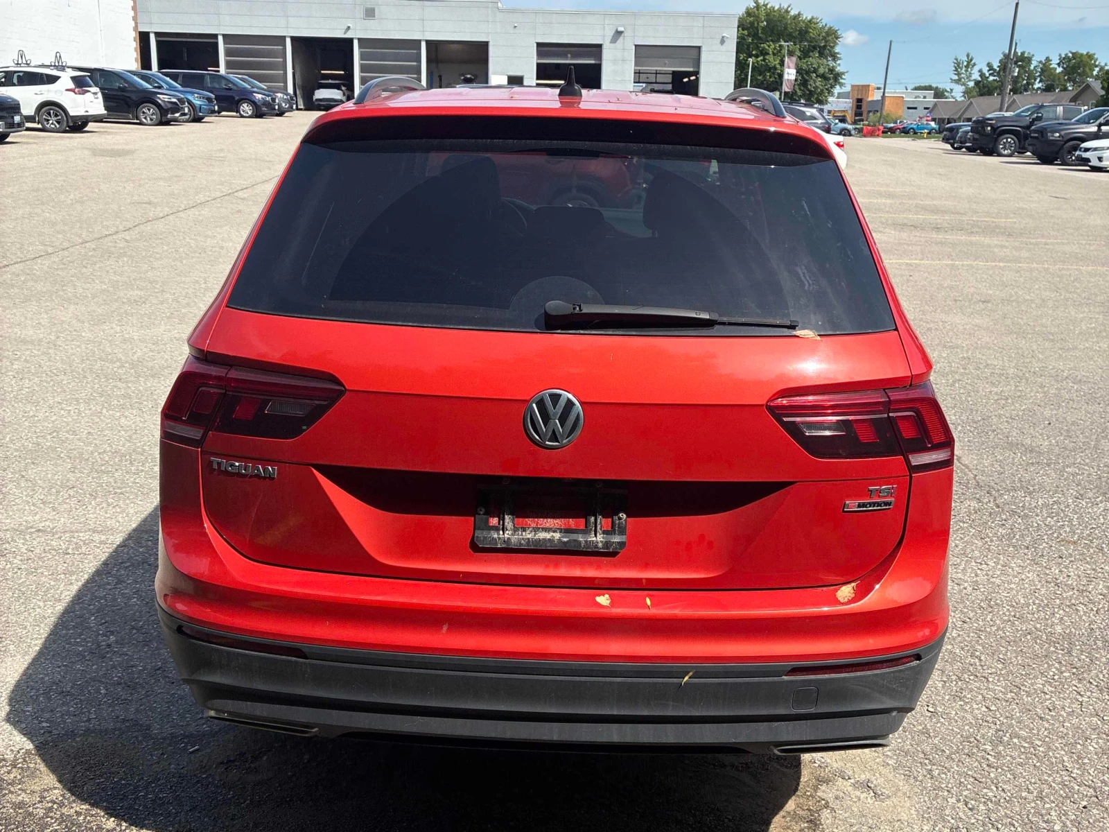 VW Tiguan * Comfortline * АВТОКРЕДИТ * ОТ ПРЕДСТАВИТЕЛСТВО, снимка 5 - Автомобили и джипове - 55987660