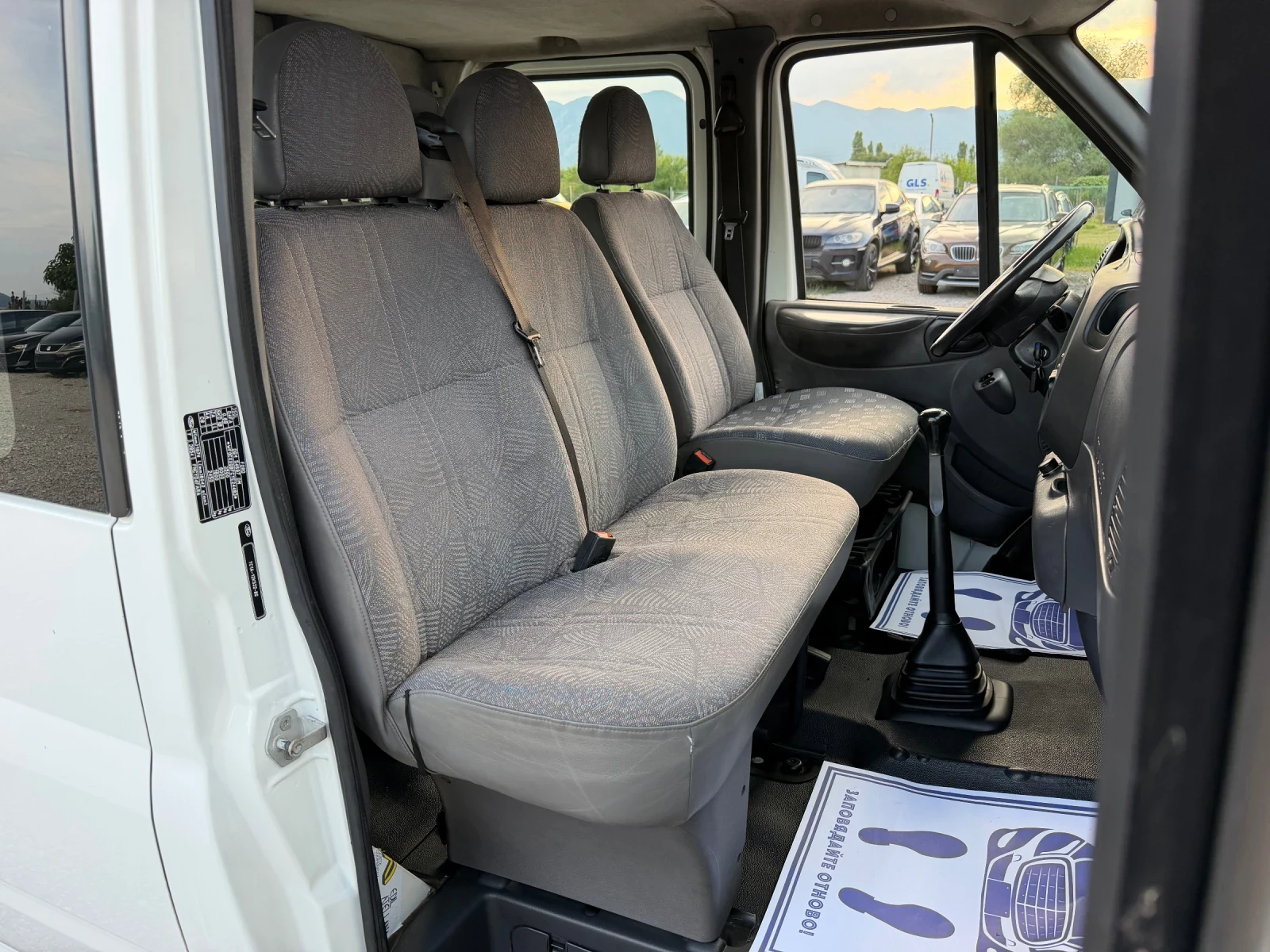 Ford Transit 2.4TD 120кс * ИТАЛИЯ* * КЛИМАТИК* * Двойна гума* , снимка 13 - Бусове и автобуси - 55307095