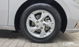 Hyundai Elantra 1.6 Modern, снимка 7