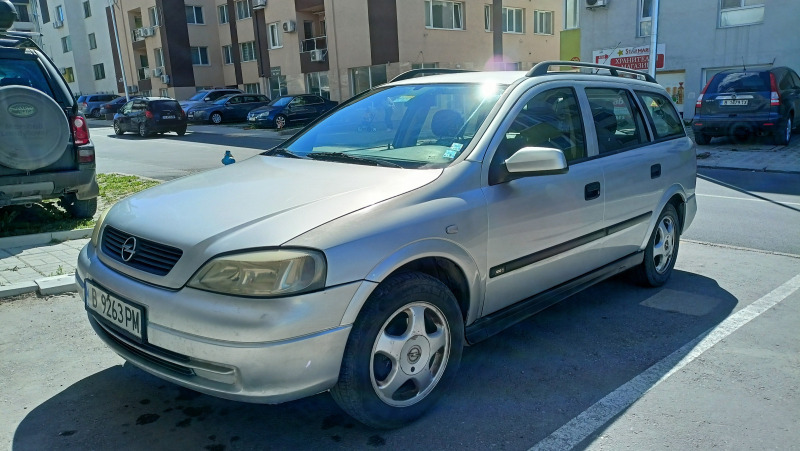 Opel Astra, снимка 1 - Автомобили и джипове - 45101972